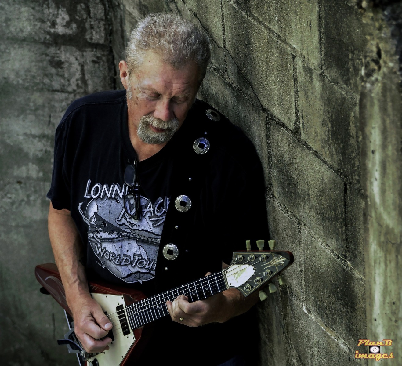 Sonny Moorman at Phone Booth Lounge