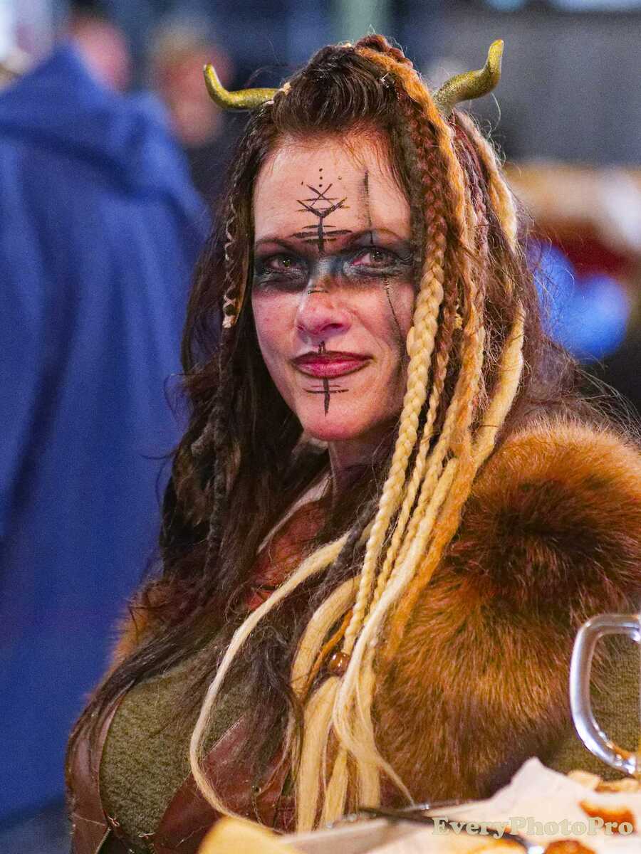 Fae In a Bar