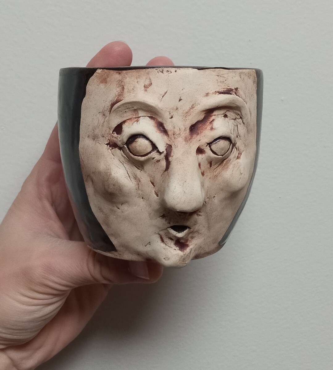 Face cup